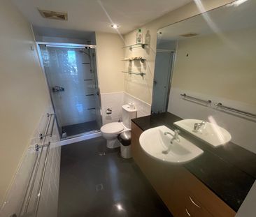 East Perth - Photo 2