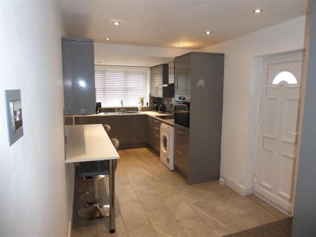 3 bedroom terraced house to rent - Photo 5