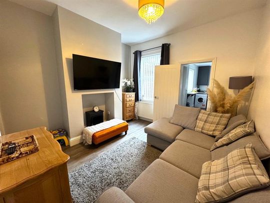 2 bedroom terraced house to rent - Photo 1