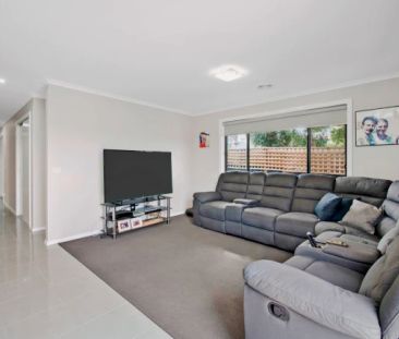 3 Bed, 2 Bath - Photo 3