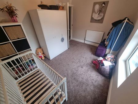 2 bedroom semi-detached house to rent - Photo 3