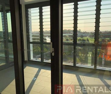 For Rent: Stunning 2-Bedroom + Study Apartment in Discovery Point - Photo 3