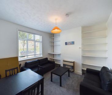 4 bedroom terraced house to rent - Photo 1