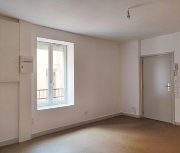 A LOUER - APPARTEMENT T1 - ROANNE HYPER CENTRE - Photo 1