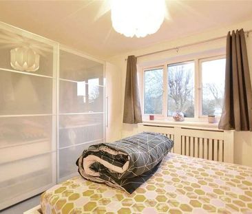 Dover Patrol, Kidbrooke, London, SE3 - Photo 4