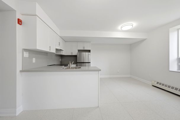 For Lease - 91 Wentworth Street Unit# 2, Hamilton, Ontario - Photo 1