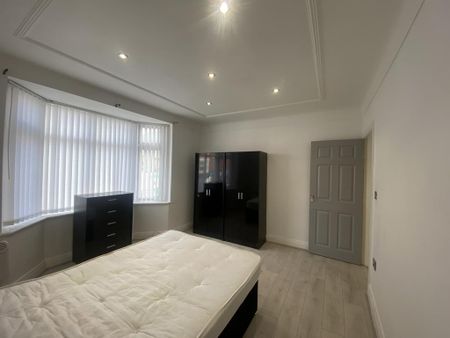 2 bedroom flat to rent - Photo 5