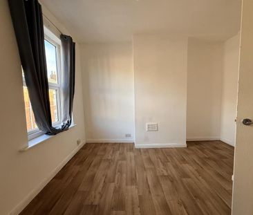 2 bedroom detached house to rent - Photo 3