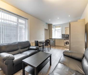 4 bedroom terraced house to rent - Photo 2