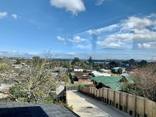 4 Bedrooms, 2.5 bathrooms Pakuranga - Photo 1