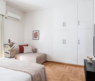 Petite 1BR Apartment in Exarchia - Photo 5