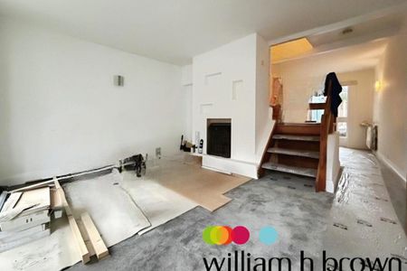 East Hill, Colchester - Photo 2