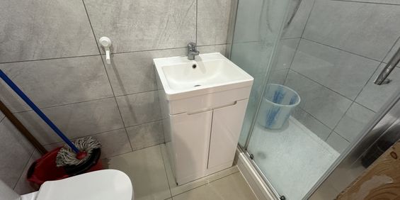 The Avenue, Greater London, TW5 - Photo 3