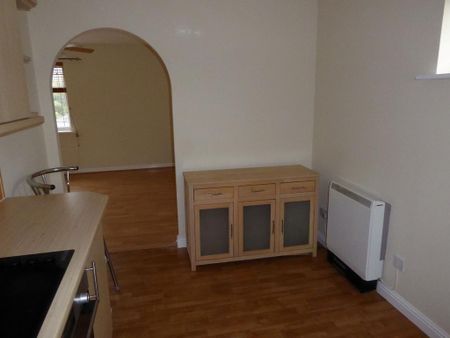 2 bedroom apartment to rent - Photo 3