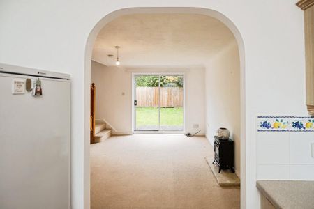2 bedroom terraced house to rent - Photo 2
