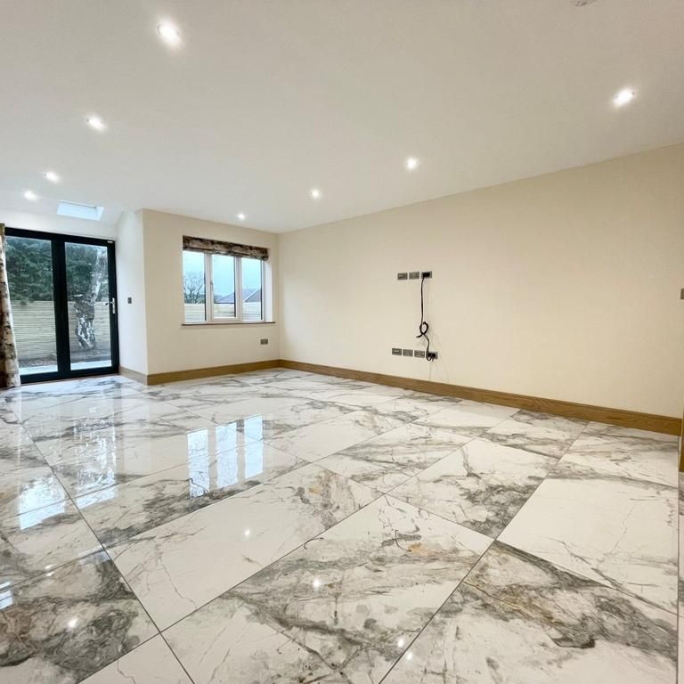 3 bedroom end of terrace house to rent - Photo 1