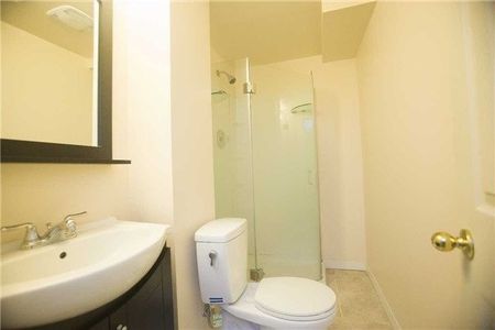 For Lease - 18 Pinecrest Street, Markham, Ontario - Photo 5