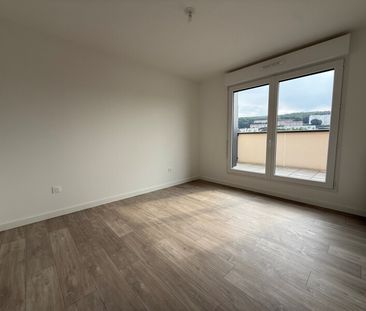 Location Appartement 3 pièces 66m² NOTRE DAME DE BONDEVILLE 76960 - Photo 1