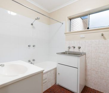 Great 2 Bedroom Unit - Photo 4