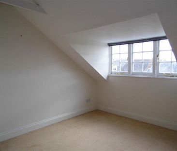 2 bedroom end of terrace house to rent - Photo 3