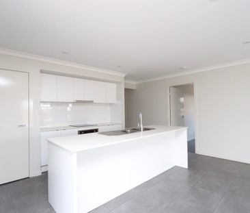 Modern Family Living in a Convenient Burpengary Location - Photo 4