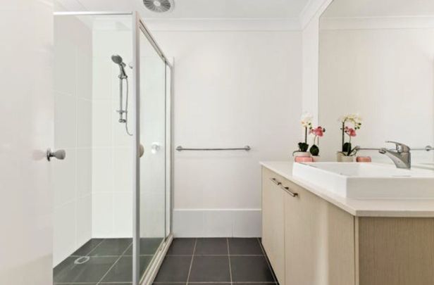 Rutherford - Photo 1