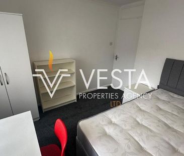 4 bedroom semi-detached house to rent - Photo 5