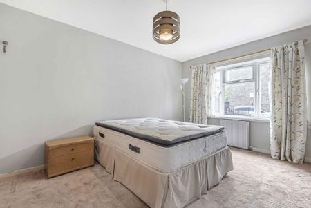 4 bedroom terraced house to rent - Photo 5