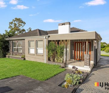 Modern 4-Bedroom Family Home with Entertaining Space - Photo 6