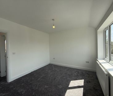 Longmead Avenue, Hazel Grove, Stockport, Cheshire - Photo 4