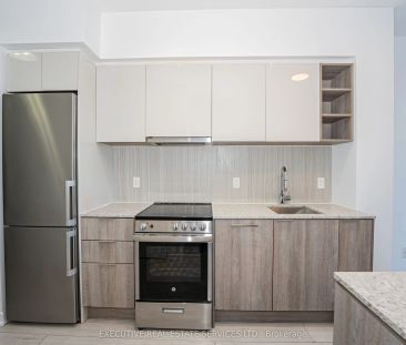 31 Tippett Road #821 - Photo 6