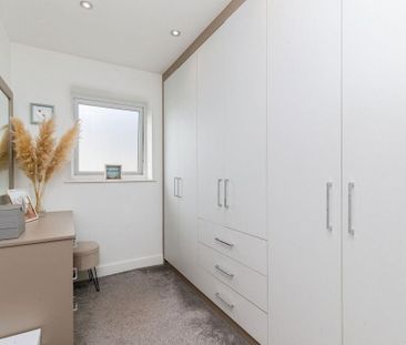 5 bedroom detached house to rent - Photo 3