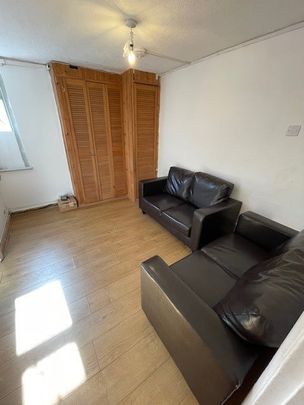 5 Bed Terraced House, Montreal Road, BN2 - Photo 1
