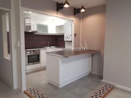 Location Appartement 3 pièces 80 m2 à Lons-le-Saunier - Photo 4