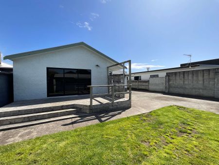 MOVE IN NOW! THREE BEDROOMS IN FITZROY - Photo 4