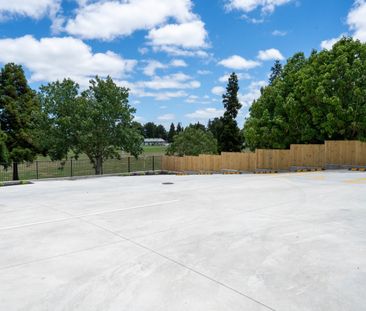 Fully furnished, self contained, studio room! - Photo 5