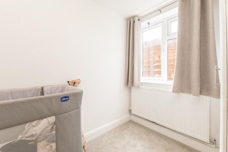 3 bedroom ground floor maisonette to rent - Photo 5