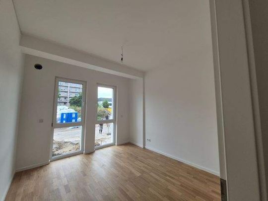 Erstbezug nach Sanierung - Schicke 2-Zimmer mit Parkett, Einbauküche, Balkon u. Fußbodenheizung - Foto 1