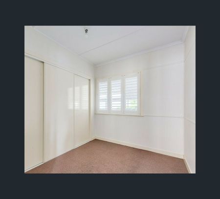 17 Mountridge St, Everton Park, Qld 4053 - Photo 2