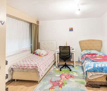 Ruim duplex-appartement met 2 slaapkamers te Tisselt - Photo 1