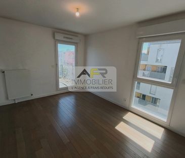 Location Appartement 4 pièces 82m² - Photo 2