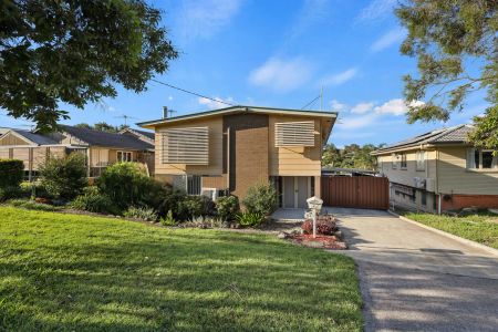 24 Yanderra Avenue, Arana Hills QLD 4054 - Photo 2
