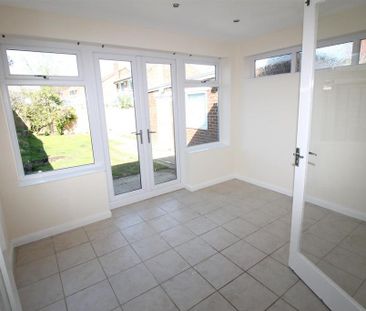 3 bedroom semi-detached house to rent - Photo 4