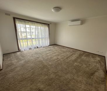 2 bedroom unit in the heart of Altona. - Photo 4