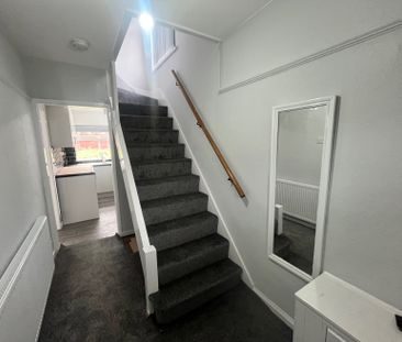 Ermington Crescent - Photo 5