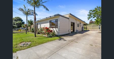 Cut energy bills with solar + battery. - Photo 5