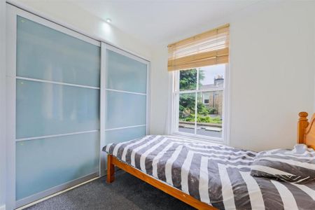 5 bedroom terraced house to rent - Photo 4