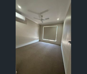 Low maintenance 4 bedroom 2 bathroom home- walking distance to ever... - Photo 6