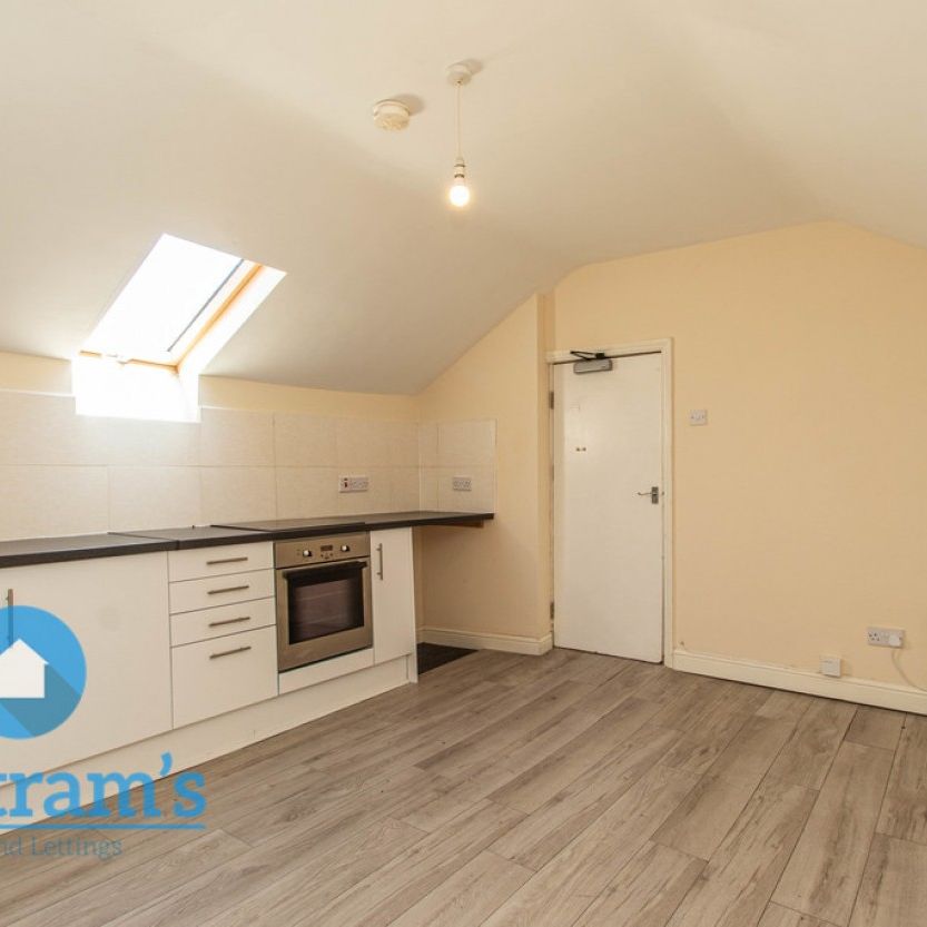 1 bed Apartment for Rent - Photo 1
