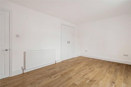 2 bedroom end of terrace house to rent - Photo 5